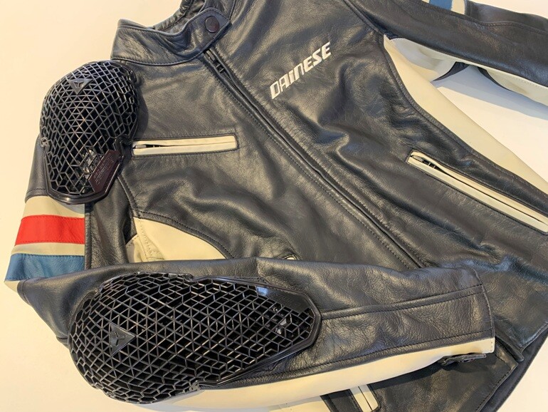 DAINESEダイネーゼ LADYレザージャケット46 DAINESEダイネーゼ LADYレザージャケット46 バイク用レザージャケット